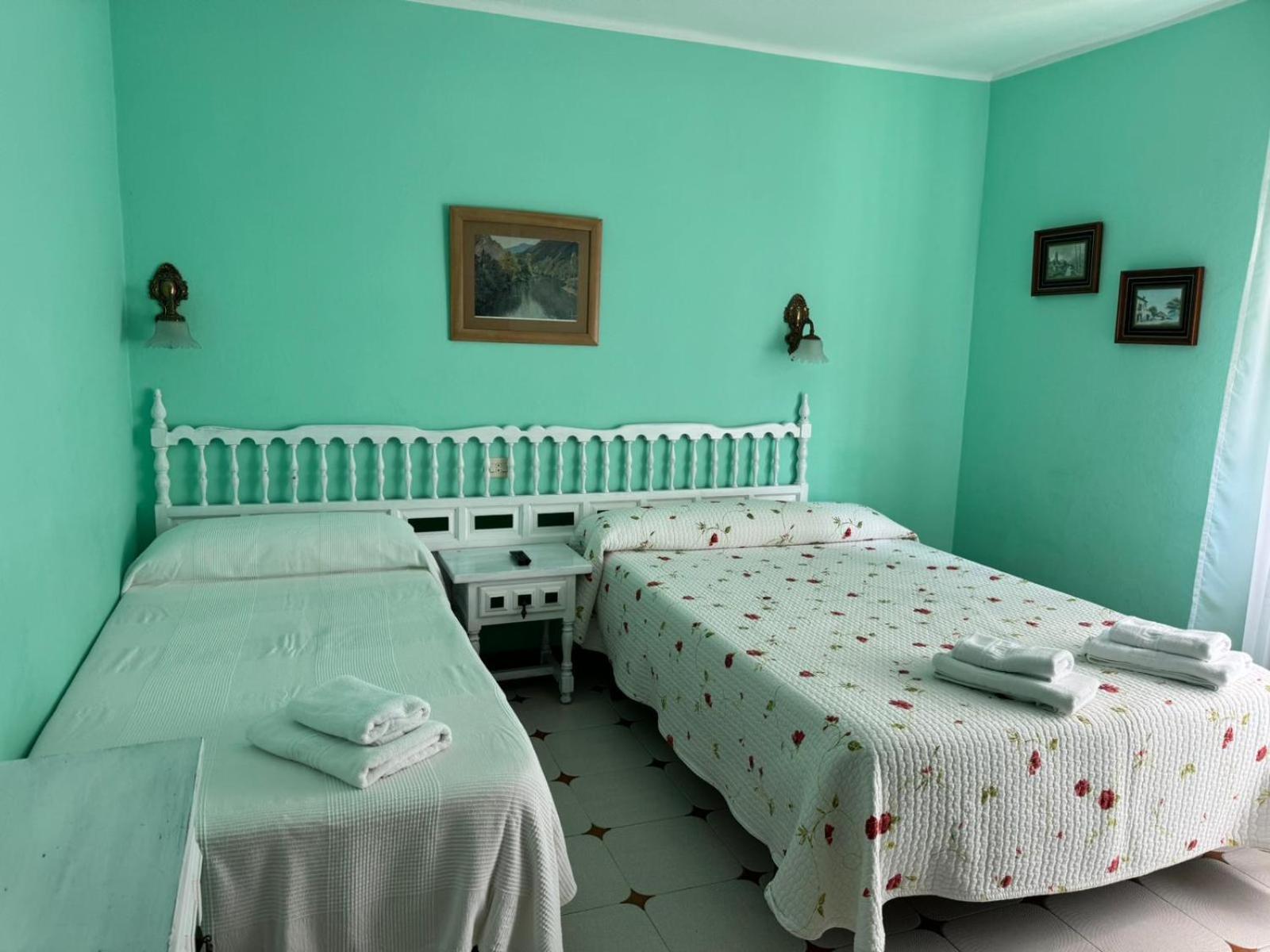 El Castanu De Cue Hotel Bagian luar foto