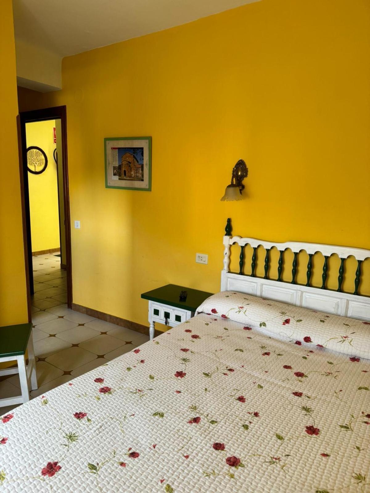 El Castanu De Cue Hotel Bagian luar foto