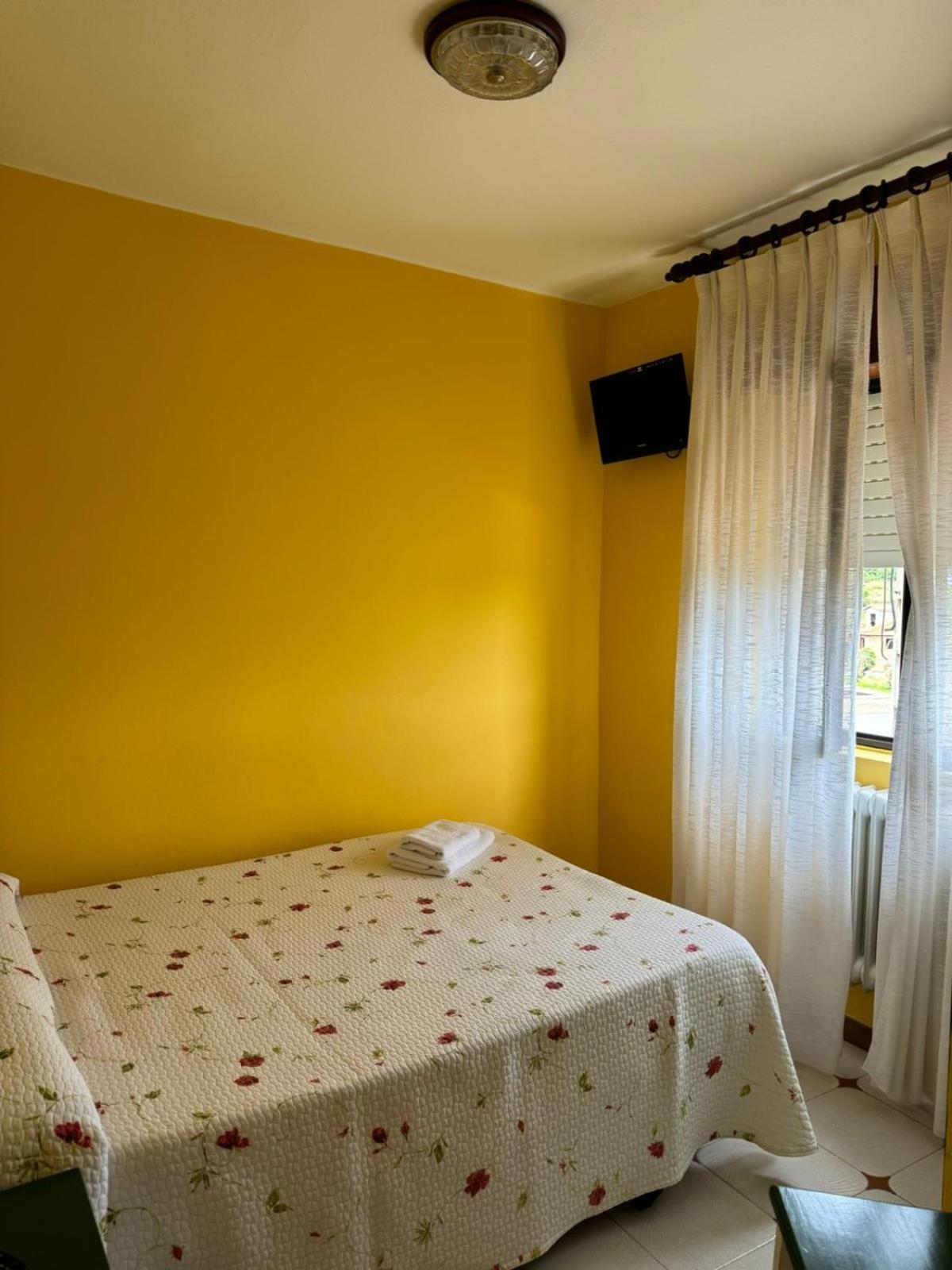 El Castanu De Cue Hotel Bagian luar foto